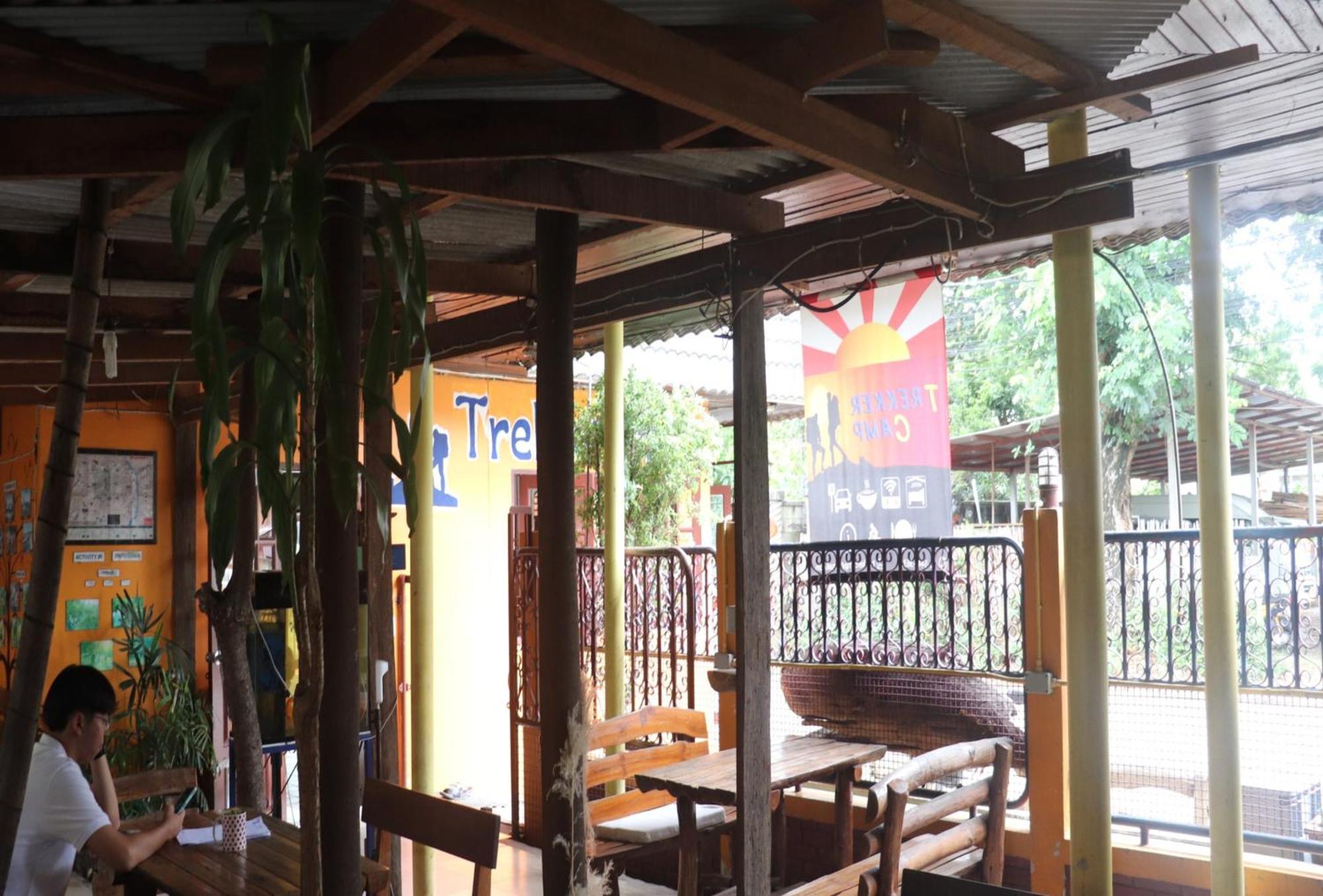 Trekker Camp Hotel Chiang Mai Exterior photo