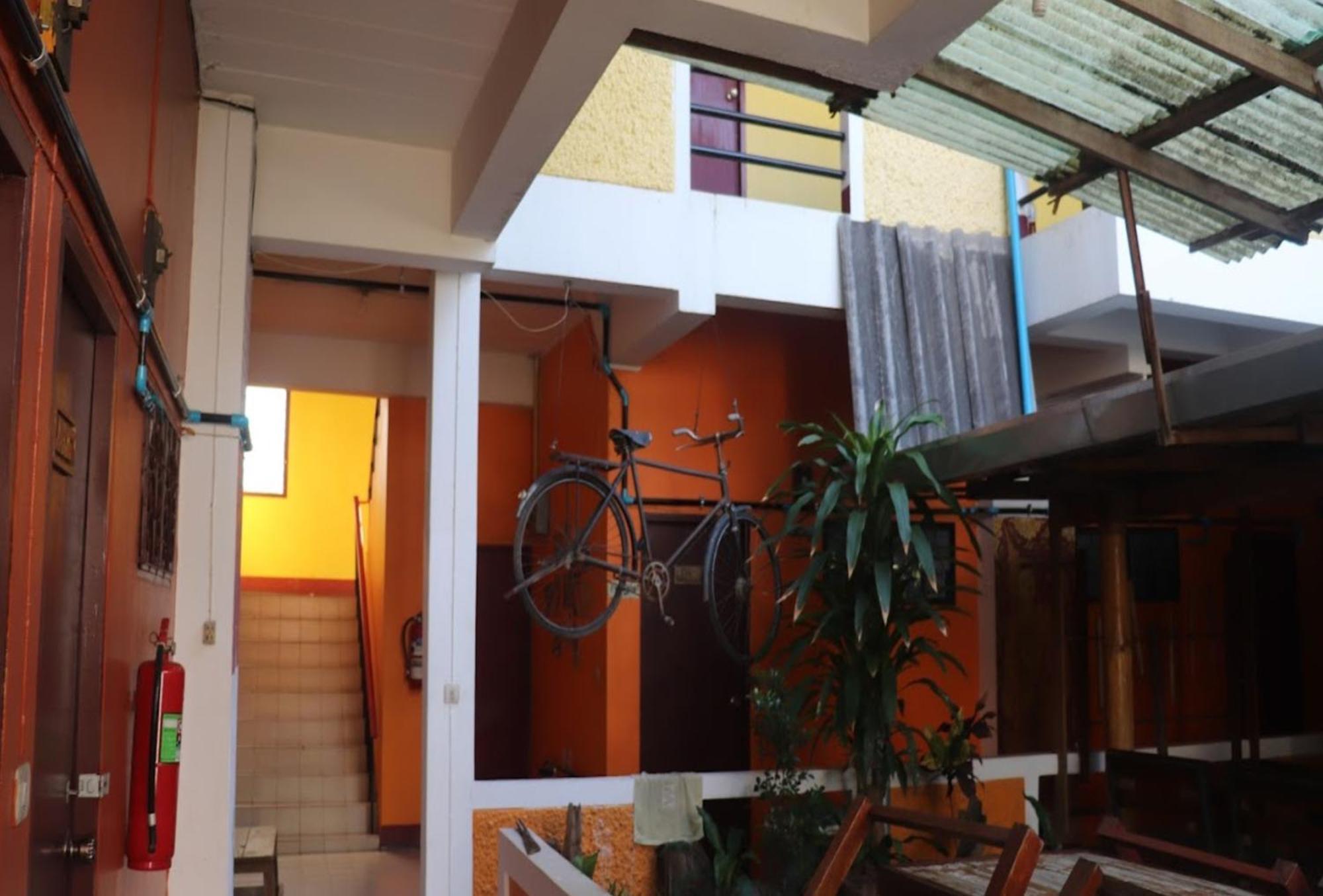 Trekker Camp Hotel Chiang Mai Exterior photo